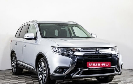 Mitsubishi Outlander III рестайлинг 3, 2019 год, 2 330 000 рублей, 3 фотография