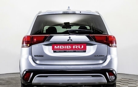 Mitsubishi Outlander III рестайлинг 3, 2019 год, 2 330 000 рублей, 6 фотография