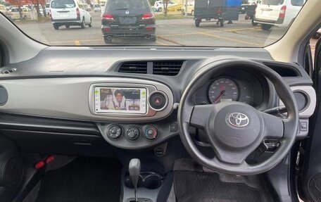 Toyota Vitz, 2013 год, 560 016 рублей, 9 фотография