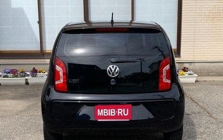 Volkswagen up! I рестайлинг, 2013 год, 560 016 рублей, 6 фотография