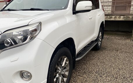 Toyota Land Cruiser Prado 150 рестайлинг 2, 2014 год, 3 300 000 рублей, 2 фотография