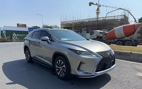 Lexus RX IV рестайлинг, 2020 год, 4 000 000 рублей, 2 фотография