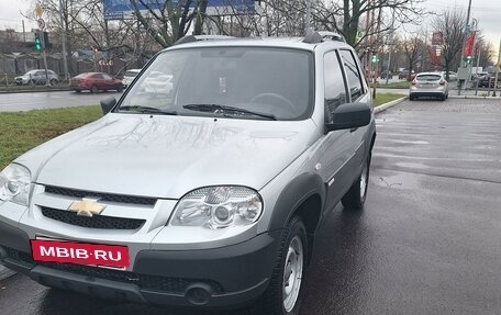 Chevrolet Niva I рестайлинг, 2013 год, 800 000 рублей, 2 фотография