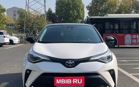 Toyota C-HR I рестайлинг, 2022 год, 2 215 007 рублей, 10 фотография