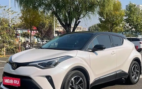 Toyota C-HR I рестайлинг, 2022 год, 2 215 007 рублей, 11 фотография