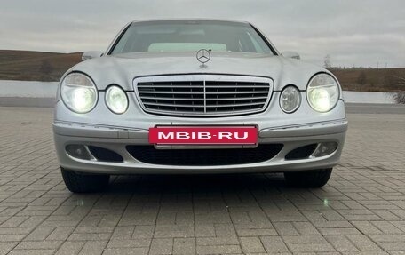 Mercedes-Benz E-Класс, 2002 год, 1 250 000 рублей, 3 фотография