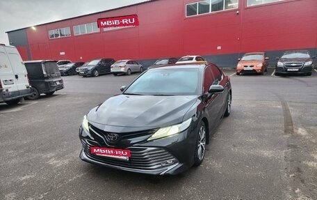 Toyota Camry, 2020 год, 3 850 000 рублей, 2 фотография