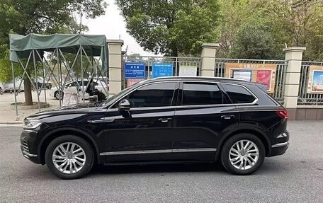 Volkswagen Touareg III, 2021 год, 4 940 000 рублей, 4 фотография