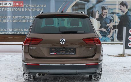 Volkswagen Tiguan II, 2018 год, 2 700 000 рублей, 23 фотография