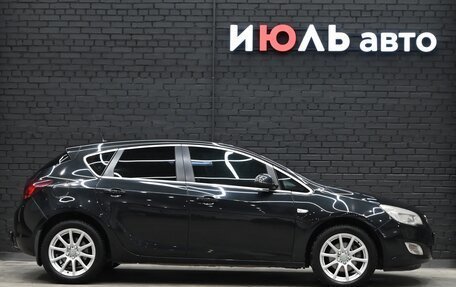 Opel Astra J, 2011 год, 940 000 рублей, 10 фотография