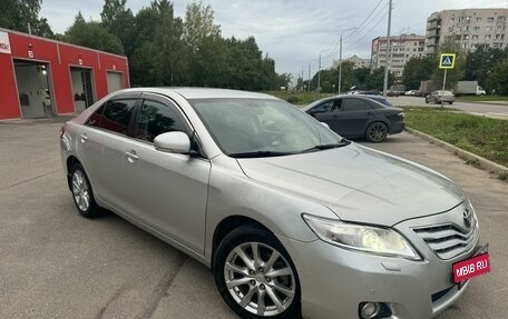 Toyota Camry, 2011 год, 999 000 рублей, 3 фотография