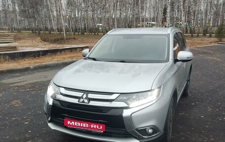 Mitsubishi Outlander III рестайлинг 3, 2018 год, 2 150 000 рублей, 2 фотография