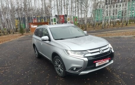 Mitsubishi Outlander III рестайлинг 3, 2018 год, 2 150 000 рублей, 6 фотография