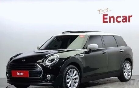 MINI Clubman, 2021 год, 2 630 000 рублей, 4 фотография