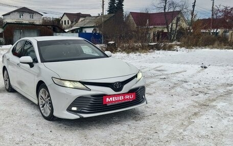 Toyota Camry, 2018 год, 3 400 000 рублей, 2 фотография