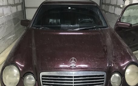 Mercedes-Benz E-Класс, 1996 год, 365 000 рублей, 2 фотография