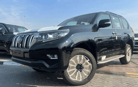 Toyota Land Cruiser Prado 150 рестайлинг 2, 2023 год, 7 640 000 рублей, 6 фотография