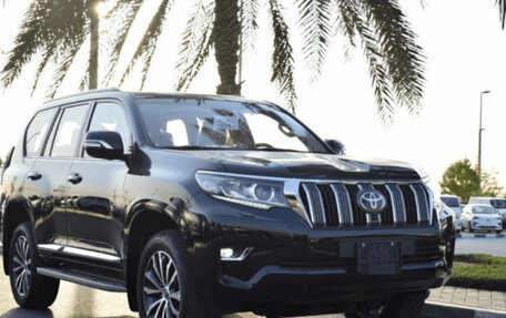 Toyota Land Cruiser Prado 150 рестайлинг 2, 2023 год, 7 640 000 рублей, 2 фотография