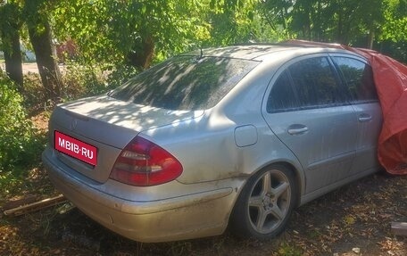 Mercedes-Benz E-Класс, 2003 год, 230 000 рублей, 1 фотография