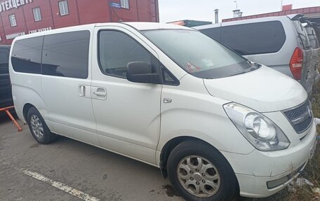 Hyundai H-1 II рестайлинг, 2011 год, 1 500 000 рублей, 2 фотография