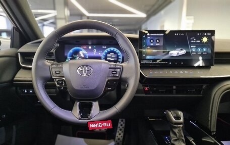 Toyota Camry, 2024 год, 6 990 000 рублей, 10 фотография