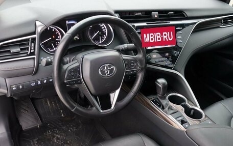 Toyota Camry, 2019 год, 3 050 000 рублей, 8 фотография