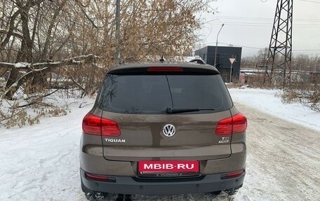 Volkswagen Tiguan I, 2015 год, 1 580 000 рублей, 5 фотография