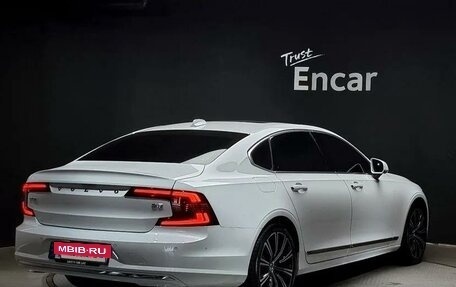 Volvo S90 II рестайлинг, 2021 год, 3 656 078 рублей, 2 фотография