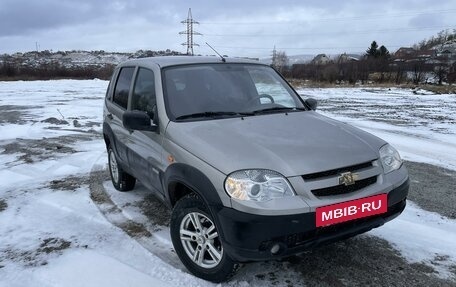 Chevrolet Niva I рестайлинг, 2017 год, 850 000 рублей, 5 фотография