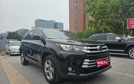 Toyota Highlander III, 2021 год, 3 200 000 рублей, 1 фотография