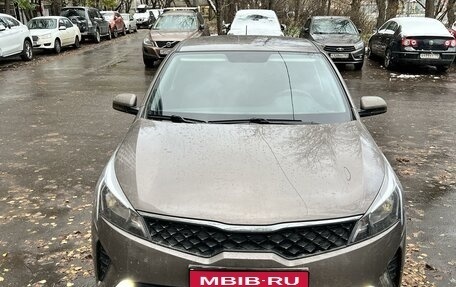 KIA Rio IV, 2021 год, 1 800 000 рублей, 1 фотография