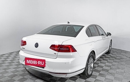 Volkswagen Passat B8 рестайлинг, 2017 год, 2 277 000 рублей, 5 фотография