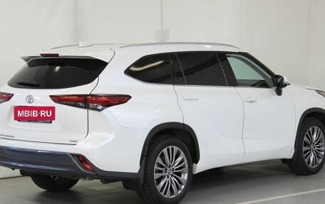 Toyota Highlander, 2021 год, 5 950 000 рублей, 5 фотография