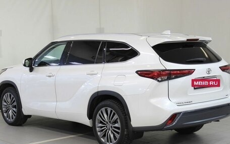 Toyota Highlander, 2021 год, 5 950 000 рублей, 7 фотография