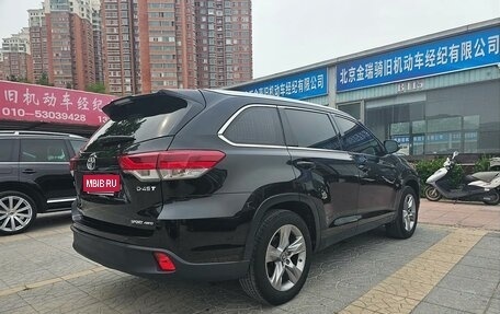 Toyota Highlander III, 2021 год, 3 200 000 рублей, 6 фотография