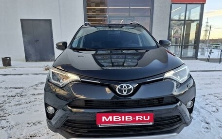 Toyota RAV4, 2016 год, 2 675 000 рублей, 3 фотография