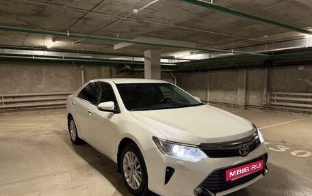 Toyota Camry, 2015 год, 2 650 000 рублей, 2 фотография