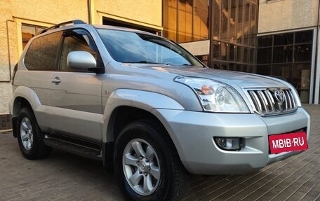 Toyota Land Cruiser Prado 120 рестайлинг, 2006 год, 2 700 000 рублей, 4 фотография