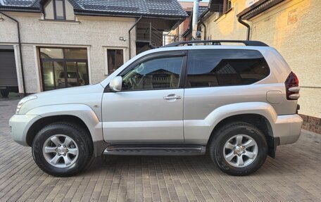 Toyota Land Cruiser Prado 120 рестайлинг, 2006 год, 2 700 000 рублей, 12 фотография