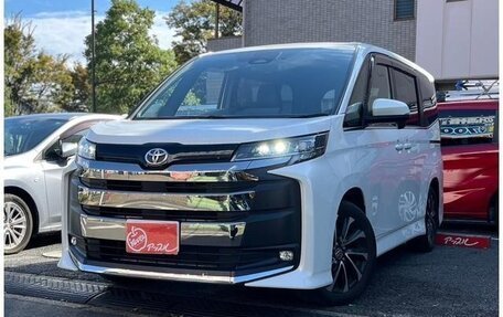 Toyota Noah, 2023 год, 4 385 000 рублей, 2 фотография