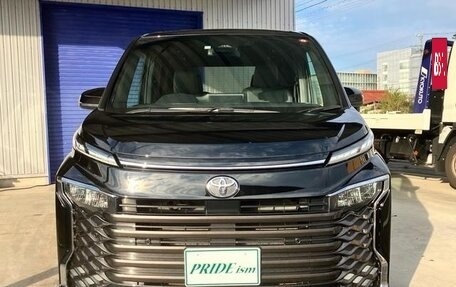 Toyota Voxy, 2022 год, 4 265 000 рублей, 15 фотография