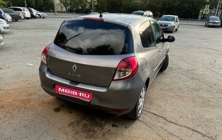 Renault Clio III, 2011 год, 620 000 рублей, 2 фотография