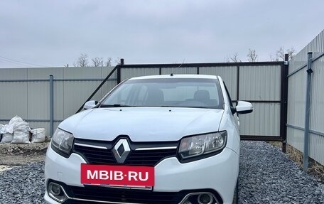 Renault Logan II, 2017 год, 880 000 рублей, 2 фотография