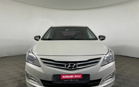 Hyundai Solaris II рестайлинг, 2015 год, 1 225 000 рублей, 2 фотография