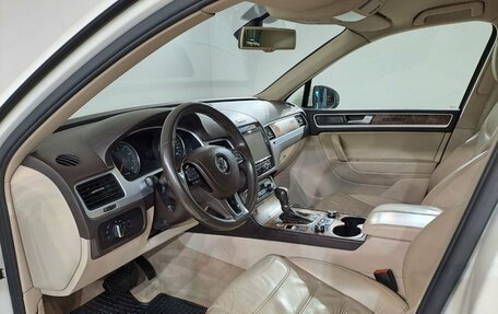 Volkswagen Touareg III, 2011 год, 2 065 000 рублей, 20 фотография