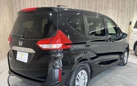 Honda Freed II, 2022 год, 1 730 000 рублей, 5 фотография