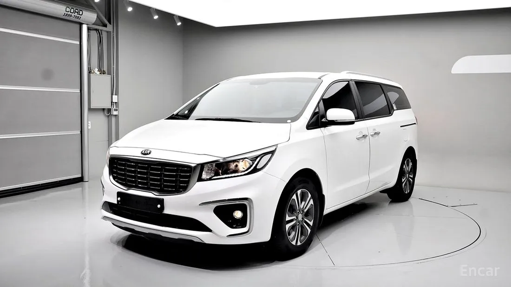 KIA Carnival III, 2020 год, 2 490 000 рублей, 2 фотография