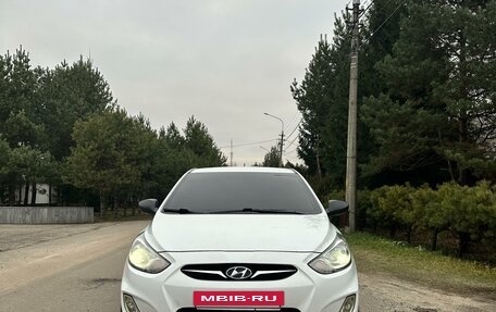 Hyundai Solaris II рестайлинг, 2013 год, 760 000 рублей, 3 фотография