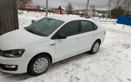 Volkswagen Polo VI (EU Market), 2017 год, 1 200 000 рублей, 2 фотография