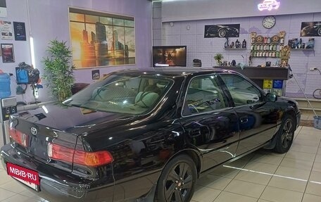 Toyota Camry, 2000 год, 930 000 рублей, 6 фотография